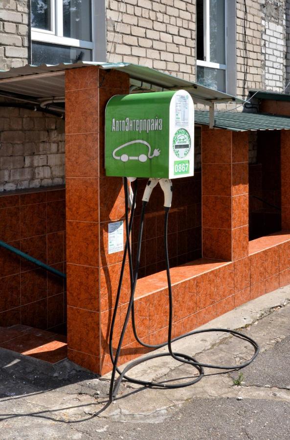 Green City Hotel Николайев Екстериор снимка