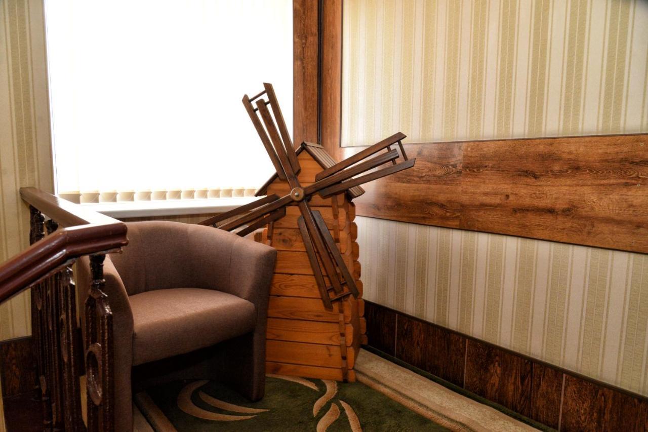 Green City Hotel Николайев Екстериор снимка